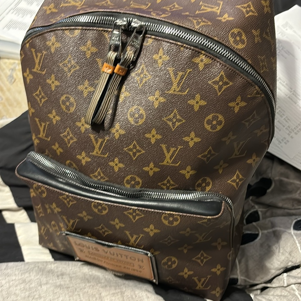 Louis Vuitton Monogram Discovery Backpack